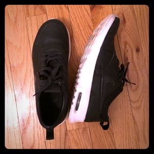 Nike black sneakers
